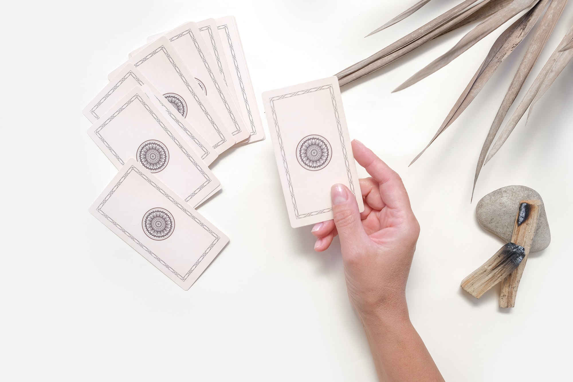 L&rsquo;astrologie et l&rsquo;art : Trouver l&rsquo;inspiration cosmique dans la création