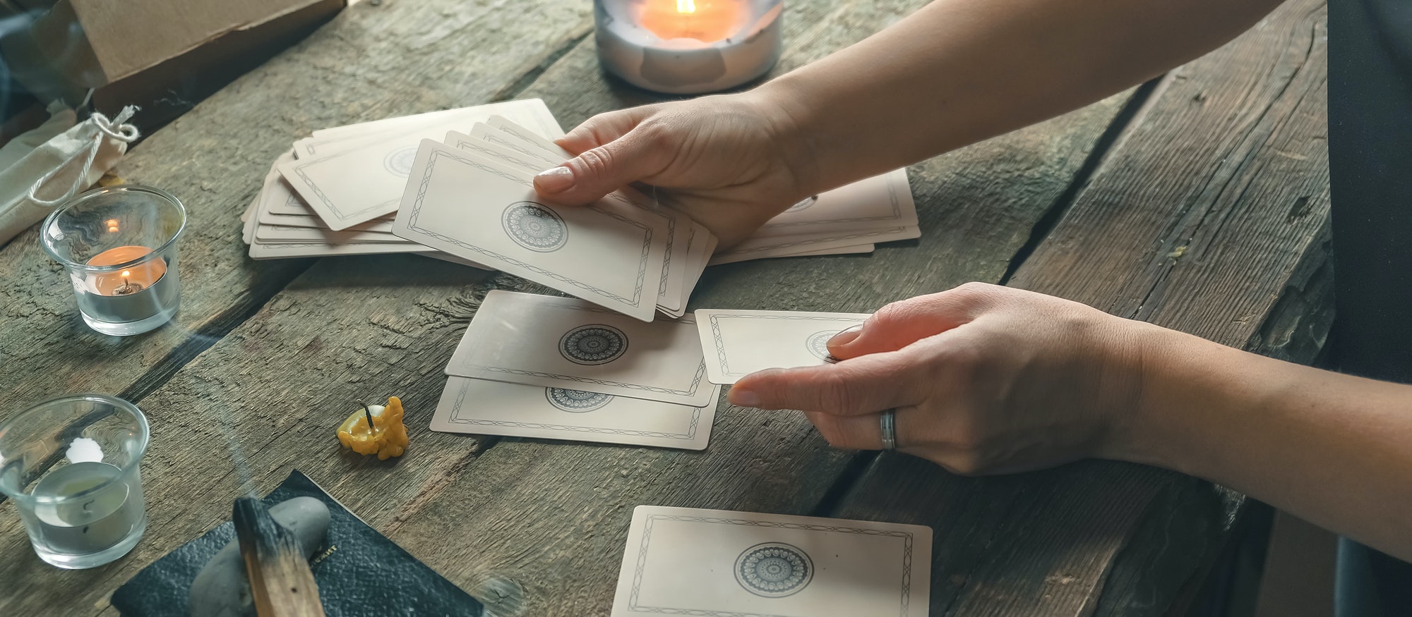 Le pouvoir de la gratitude dans l&rsquo;astrologie : Manifester vos désirs cosmiques