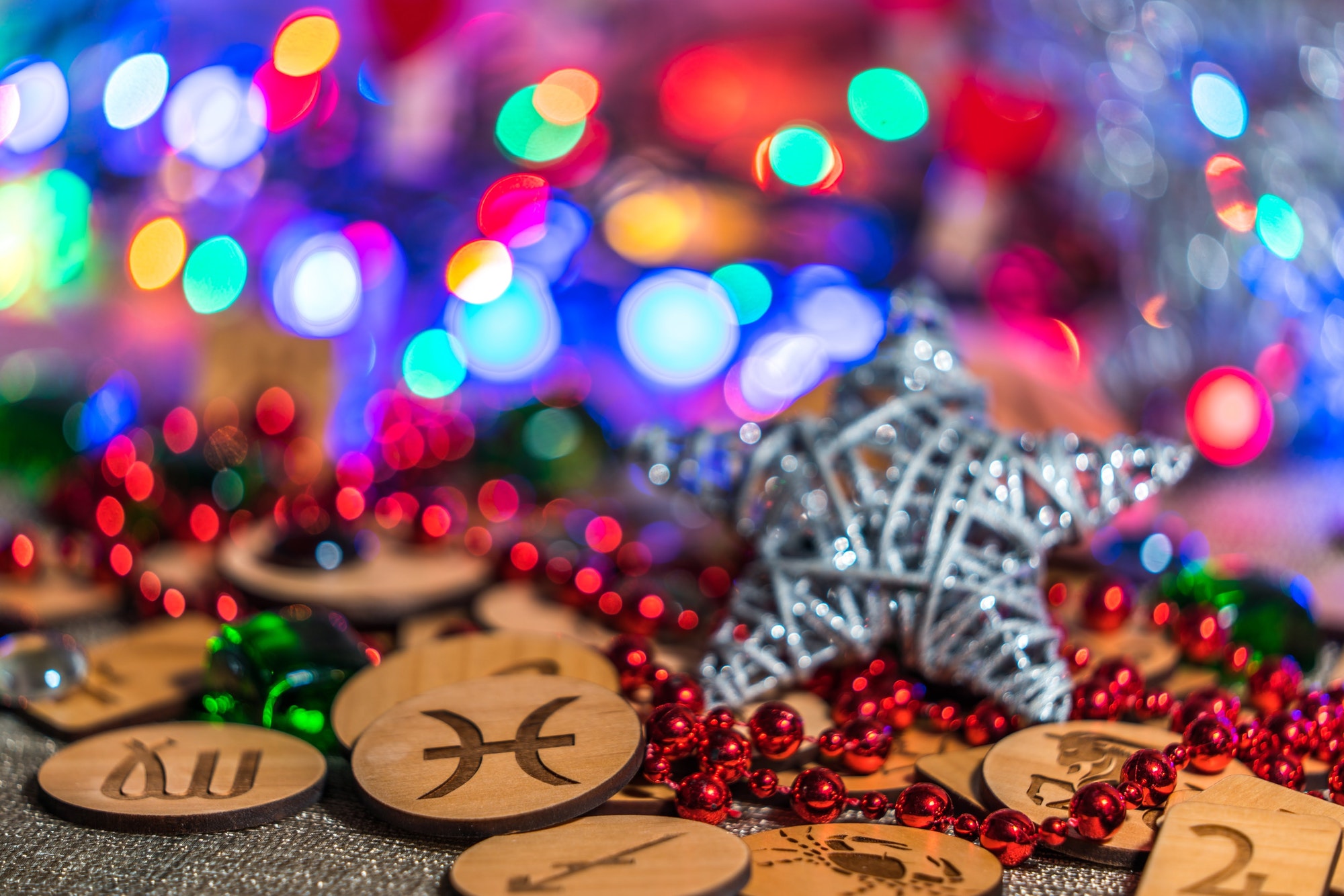 L&rsquo;astrologie des relations : Compatibilité amoureuse au-delà des signes solaires