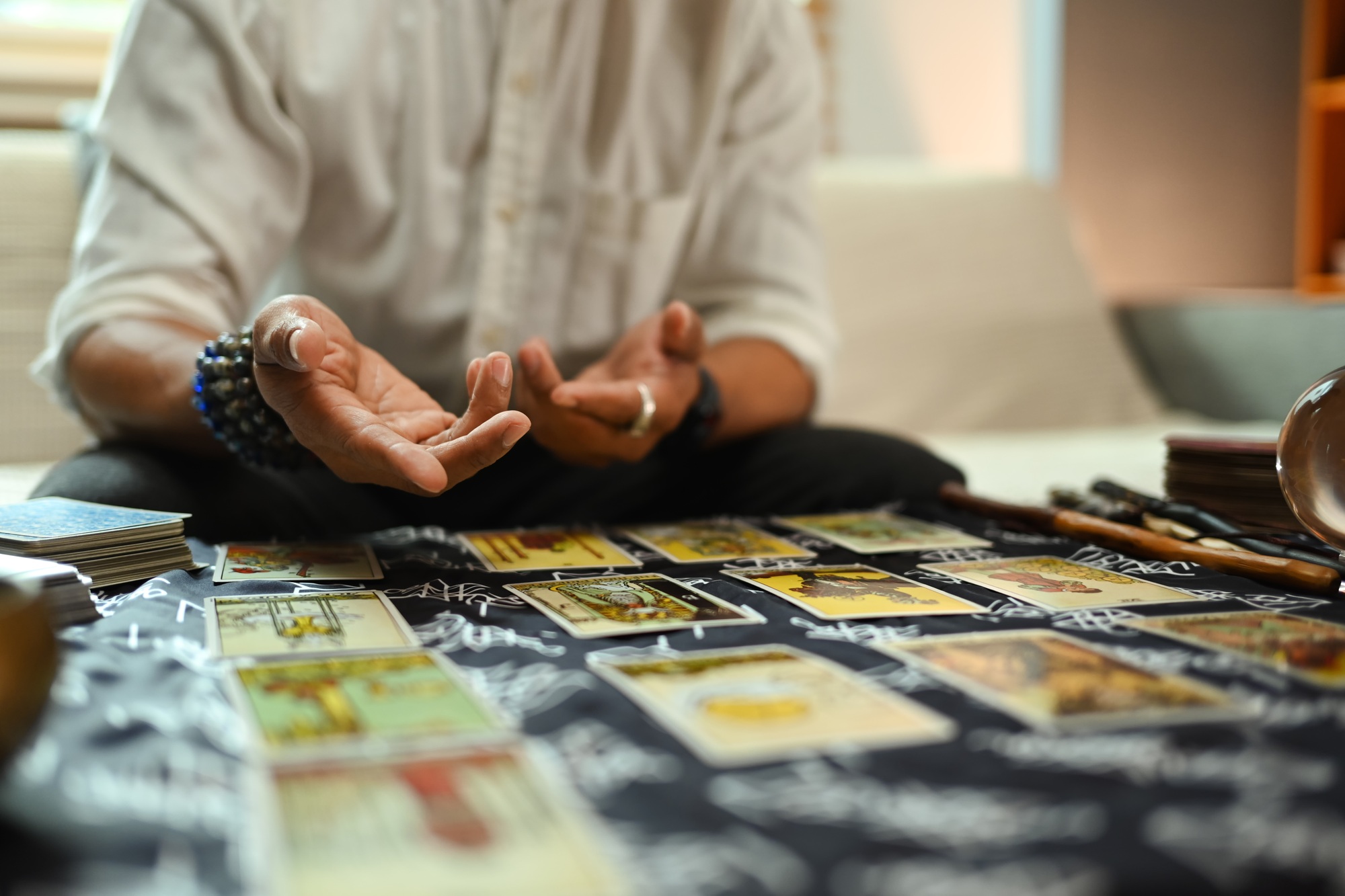 Voyance en ligne : Comment la technologie change la manière dont nous consultons ?